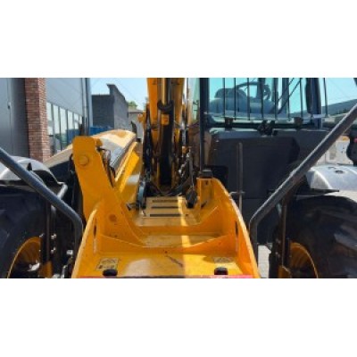 Телескопический погрузчик JCB 540-170 2017 г. 55 кВт. 4554,4 м/ч. № 3689 L